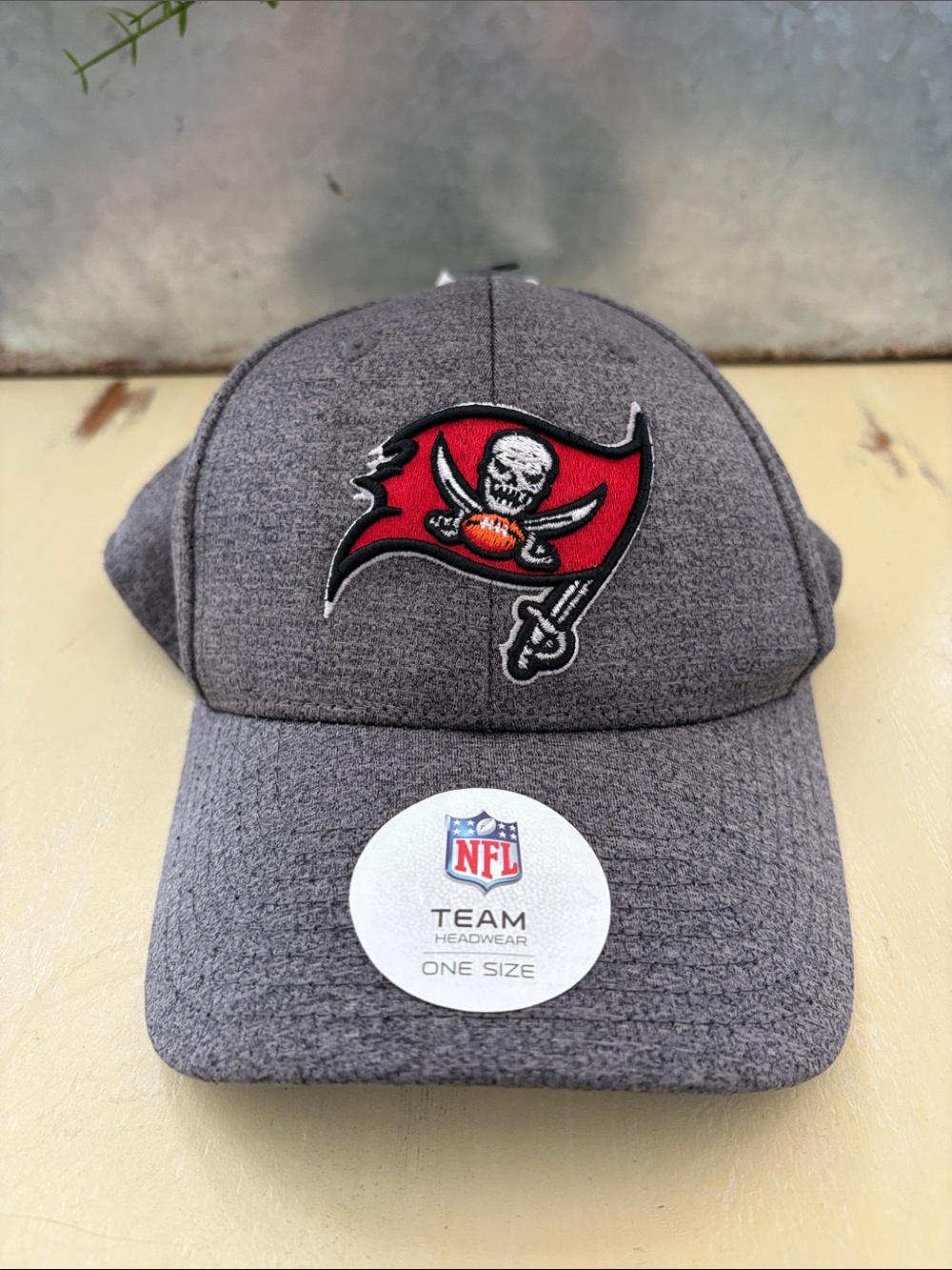 Tampa Bay Buccaneers NFL team headwear embroidered Baseball Cap Sports hat NWT